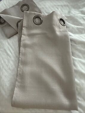 Pair of Neutral Grommet Curtains - Light Gray/Silver Size 40 * 84L